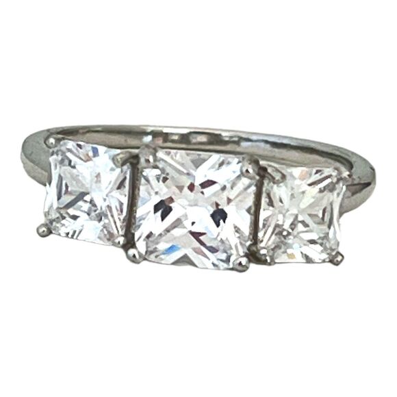 Designer Ring Size 9 3 Stone Cubic Zirconia Engagement Wedding 5V - Picture 3 of 5